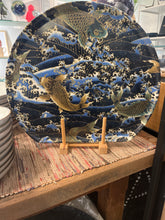 Load image into Gallery viewer, Plateau japonais 1/2 lune bleu tapisser