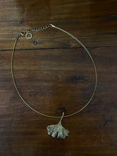 Charger l'image dans la galerie, Collier Ginkgo - Petra Waszak