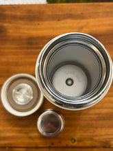 Charger l'image dans la galerie, Gourde thermos infuseur à thé