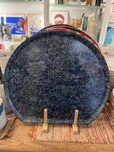 Load image into Gallery viewer, Plateau japonais 1/2 lune bleu tapisser