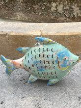 Load image into Gallery viewer, Lanterne Poisson Métal 33 cm
