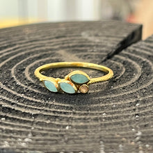Load image into Gallery viewer, Bague doré artyana Aix en Provence