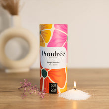 Load image into Gallery viewer, Cette bougie de la marque Poudrée Paris au parfum Fleur des îles est disponible en boutique à Aix en Provence, chez Artyana concept store.