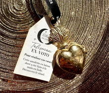 Load image into Gallery viewer, Talisman mini boîte cœur ex voto