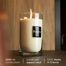 Load image into Gallery viewer, Réutilisez un contenant que vous avez à la maison pour ces bougies rechargeables de perles de cire végétales de la marque Poudrée Paris, disponibles chez Artyana concept store à Aix en provence.