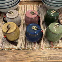 Charger l'image dans la galerie, Pot à thé rond en céramique