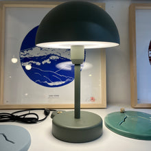 Charger l'image dans la galerie, Lampe Doris verte artyana Aix en Provence