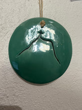 Charger l'image dans la galerie, Médaillon de mur à accrocher - montagne Sainte Victoire