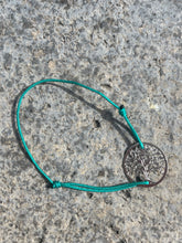 Load image into Gallery viewer, Bracelet arbre de vie argenté artyana Aix en Provence