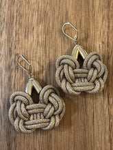 Charger l'image dans la galerie, Boucles d'oreilles passementerie artyana Aix en Provence