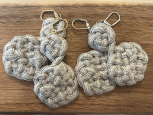 Charger l'image dans la galerie, Boucles d'oreilles passementerie artyana Aix en Provence