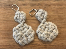 Charger l'image dans la galerie, Boucles d'oreilles passementerie artyana Aix en Provence