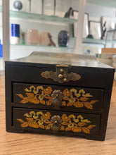 Charger l'image dans la galerie, Coffret bijoux mirroir chinois Aix en Provence