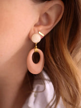 Charger l'image dans la galerie, Boucles d'oreilles résine artyana Aix en Provence