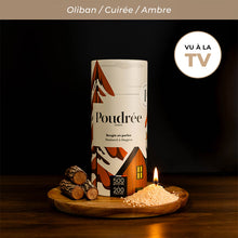 Load image into Gallery viewer, Les bougies de la marque Poudrée Paris sont une révolution dans le monde des bougies !
Elles sont rechargeables, sans aucun entretien car la cire ne coule pas et ne salit pas vos contenants. Sans substances toxiques, elles durent beaucoup plus longtemps que les bougies traditionnelles. La collection Poudrée Paris est disponibles chez Artyana à Aix en Provence.
