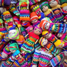 Load image into Gallery viewer, Poupée à soucis Artyana Aix en Provence