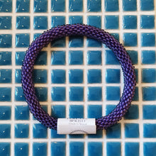 Load image into Gallery viewer, Bracelet en perles du Népal - Violet