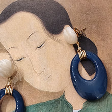 Charger l'image dans la galerie, Boucles d'oreilles résine artyana Aix en Provence