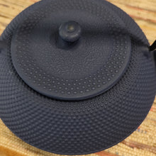 Charger l'image dans la galerie, Théière en fonte émaillée