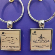 Load image into Gallery viewer, Porte clé mazart artyana Aix en Provence