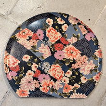 Charger l'image dans la galerie, Plateau japonais 1/2 lune bleu tapisser