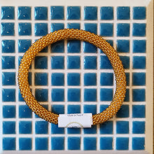 Load image into Gallery viewer, Bracelet en perles du Népal - Doré