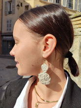 Charger l'image dans la galerie, Boucles d'oreilles passementerie artyana Aix en Provence