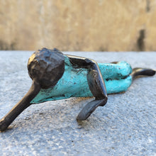 Load image into Gallery viewer, Bronze Burkina Faso allongés