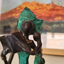 Load image into Gallery viewer, Bronze Burkina, Femme assise