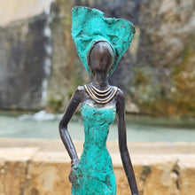 Charger l'image dans la galerie, Femme bronze - 26 cm