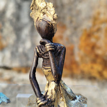 Charger l'image dans la galerie, Petit bronze africain assis