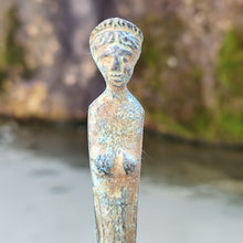 Charger l'image dans la galerie, Bronze étrusque Divinité féminine