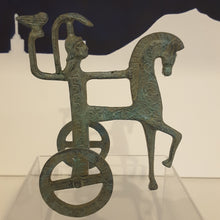 Charger l&#39;image dans la galerie, Athena sur son char - Bronze
