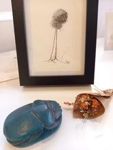 Load image into Gallery viewer, SCARABEE DE MARIAGE - LOUVRE PARIS