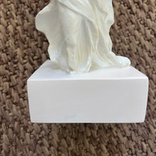 Charger l&#39;image dans la galerie, La nike de Samothrace
