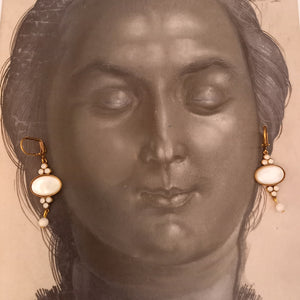 Boucles d'oreilles patine à l'ancienne nacre Aix en Provence