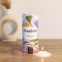 Load image into Gallery viewer, Cette bougie de la marque Poudrée Paris au parfum Lys agrumé est disponible en boutique à Aix en Provence, chez Artyana concept store.
