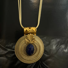 Load image into Gallery viewer, Collier scarabée Lapis-Lazuli   - Petra Waszak
