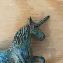 Load image into Gallery viewer, Licorne Bronze

