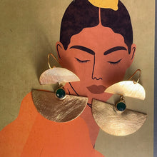 Load image into Gallery viewer, Boucles d'oreilles Lina doré artyana Aix en Provence 
