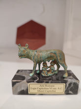 Charger l&#39;image dans la galerie, Louve romaine bronze
