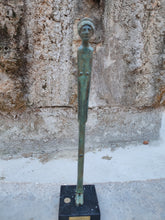 Charger l&#39;image dans la galerie, Bronze étrusque Divinité féminine

