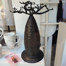 Charger l&#39;image dans la galerie, Baobab bombé noir
