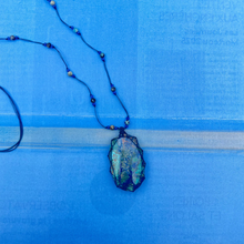 Load image into Gallery viewer, Collier pierre artyana Aix en Provence 
