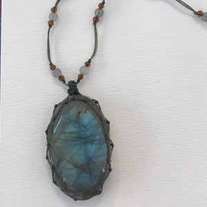 Collier pierre artyana Aix en Provence 