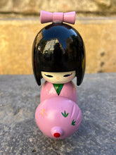 Load image into Gallery viewer, Poupée KOKESHI
