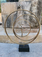Load image into Gallery viewer, Le cercle de Georgios Roumanos
