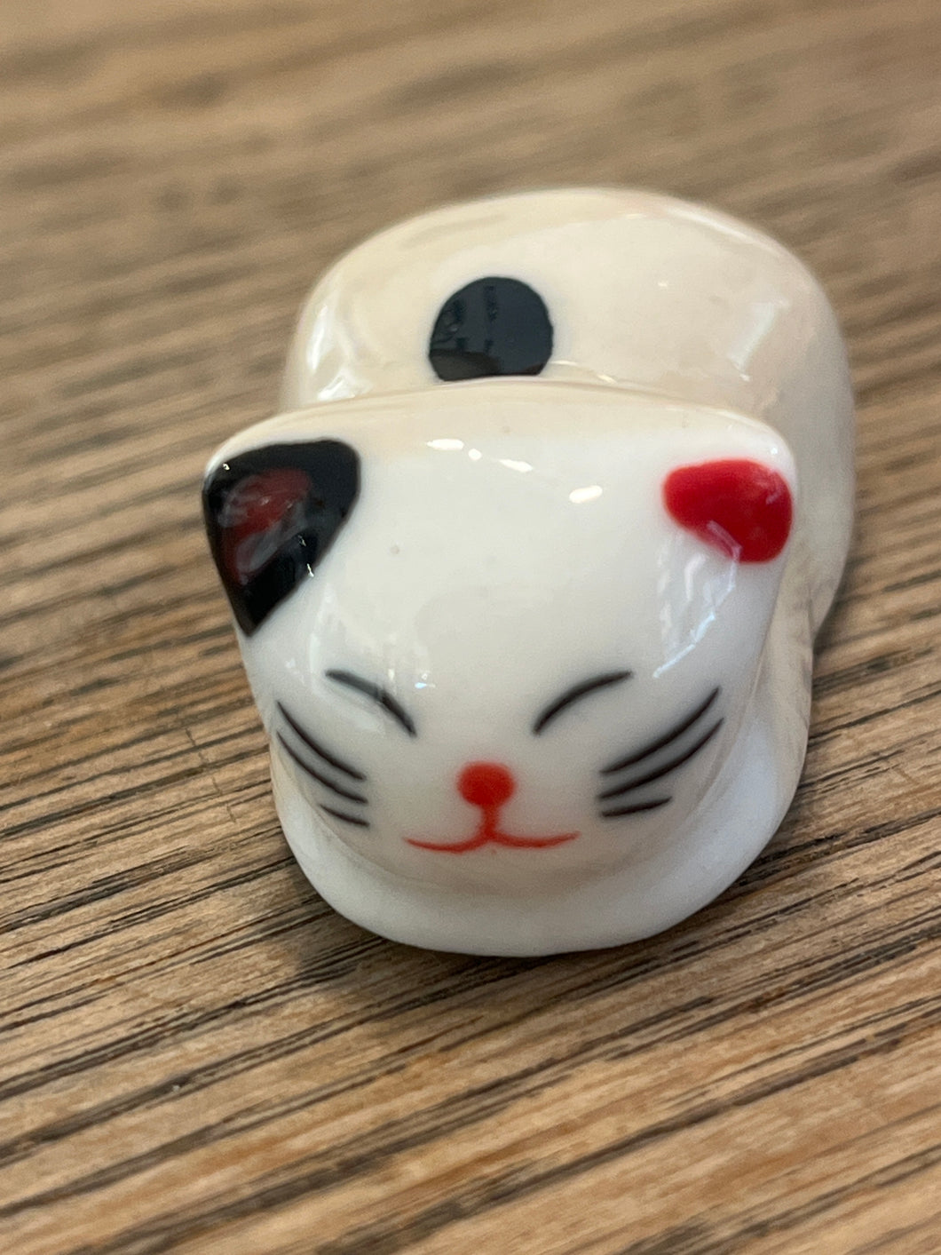 Mini chat en porcelaine