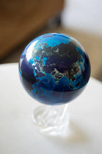 Charger l&#39;image dans la galerie, MOVA Globe rotatif - Earth at night, la Terre la nuit
