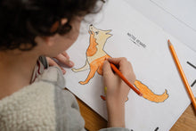 Charger l'image dans la galerie, Ce cahier de dessin animé n'est pas un cahier de coloriage comme les autres ! Grâce à l'application gratuite, vos dessins se transforme en dessins animés. Les fables sont contées, c'est un réel enchantement. Cette innovation de Blinkbook rencontre un très beau succès en boutique à Aix en Provence.
